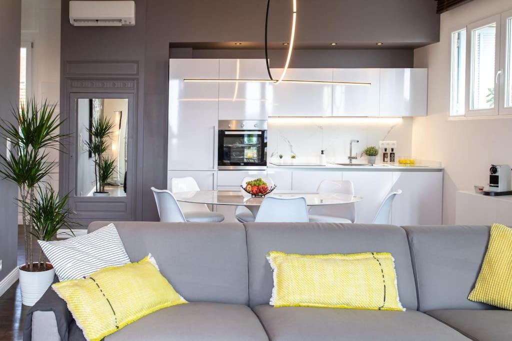 #24 Marie-Claire Suite Sea View/Balcony/Ac/5Min Port فيليوفرُنش سور مير المظهر الخارجي الصورة